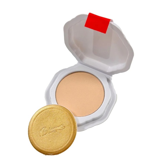 Bésame Cosmetics Soft Focus 1952 Compact Powder Refill - Picture 3 of 6